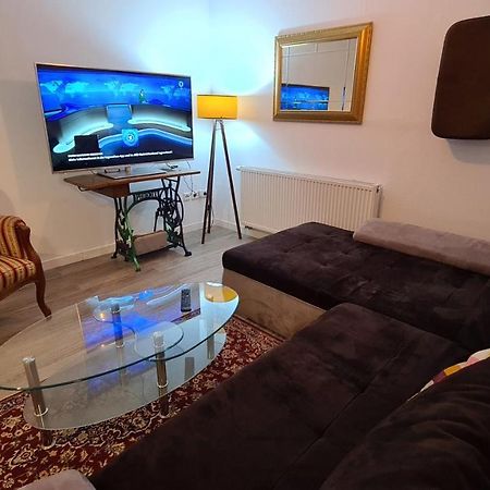 Appartement Lavendel, Ferienwohnung Mit Eigenem Eingang Wie Ein Kleines Haus Bad Salzuflen Eksteriør bilde