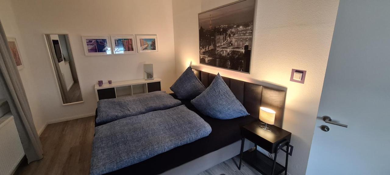 Appartement Lavendel, Ferienwohnung Mit Eigenem Eingang Wie Ein Kleines Haus Bad Salzuflen Eksteriør bilde