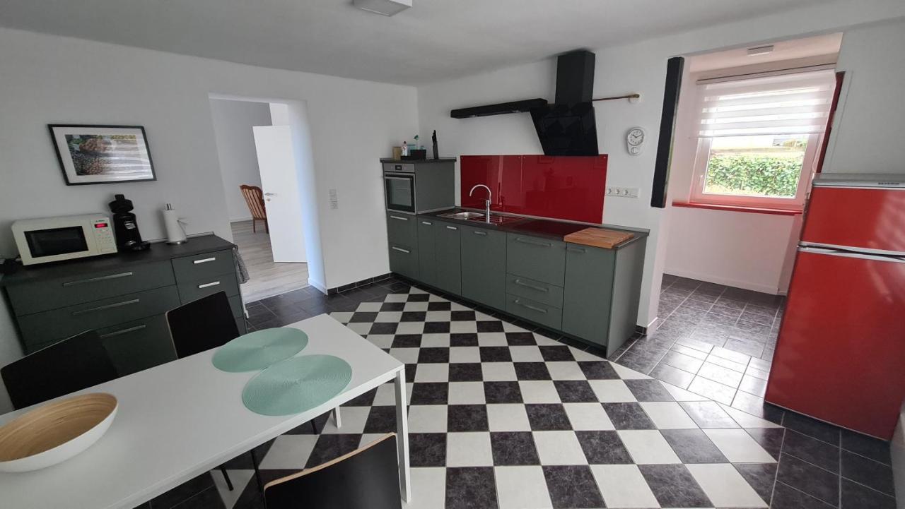 Appartement Lavendel, Ferienwohnung Mit Eigenem Eingang Wie Ein Kleines Haus Bad Salzuflen Eksteriør bilde