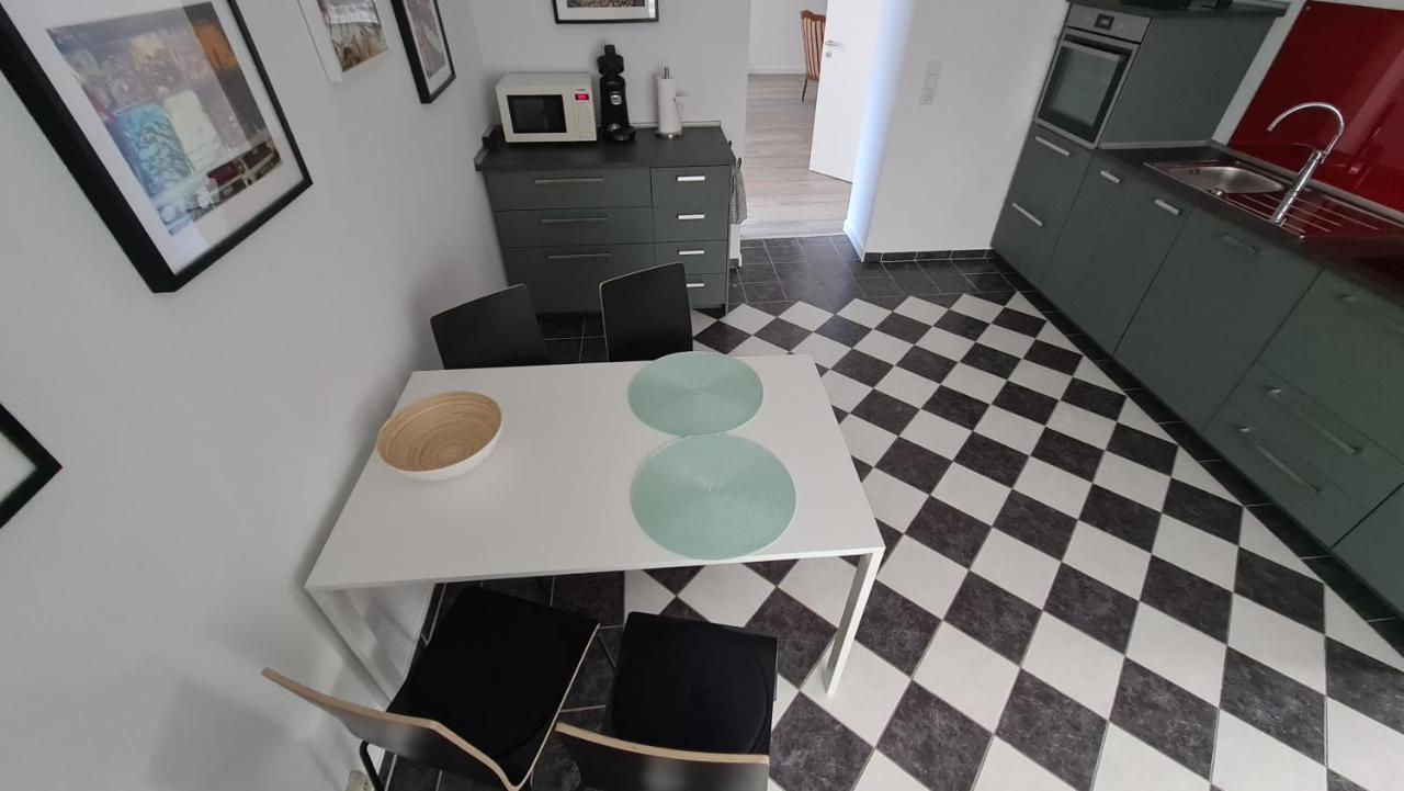 Appartement Lavendel, Ferienwohnung Mit Eigenem Eingang Wie Ein Kleines Haus Bad Salzuflen Eksteriør bilde