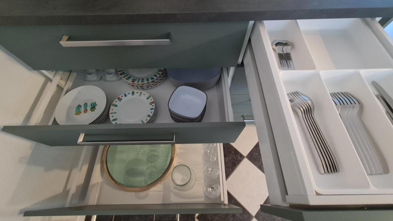 Appartement Lavendel, Ferienwohnung Mit Eigenem Eingang Wie Ein Kleines Haus Bad Salzuflen Eksteriør bilde