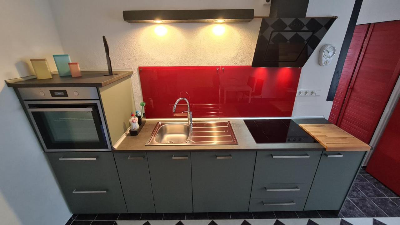 Appartement Lavendel, Ferienwohnung Mit Eigenem Eingang Wie Ein Kleines Haus Bad Salzuflen Eksteriør bilde