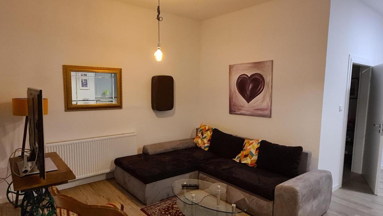 Appartement Lavendel, Ferienwohnung Mit Eigenem Eingang Wie Ein Kleines Haus Bad Salzuflen Eksteriør bilde
