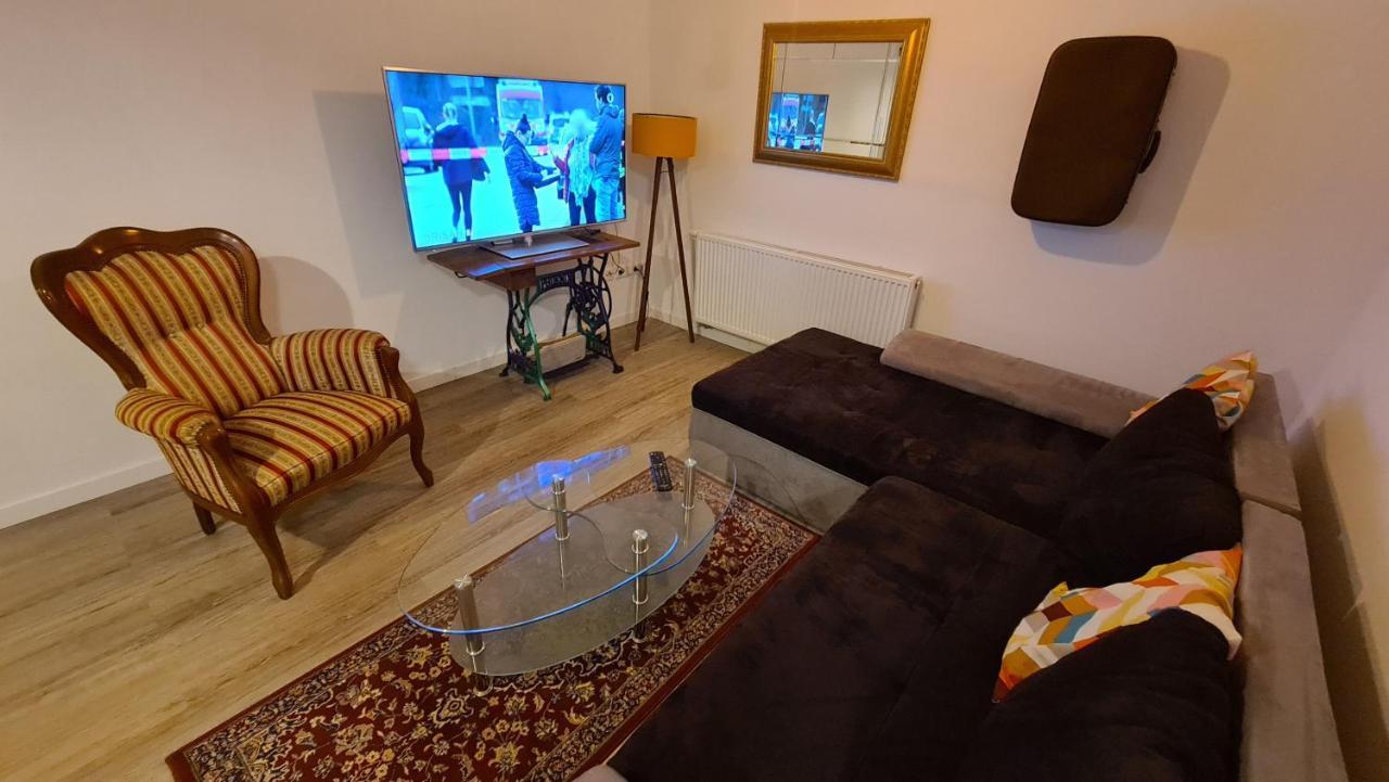 Appartement Lavendel, Ferienwohnung Mit Eigenem Eingang Wie Ein Kleines Haus Bad Salzuflen Eksteriør bilde